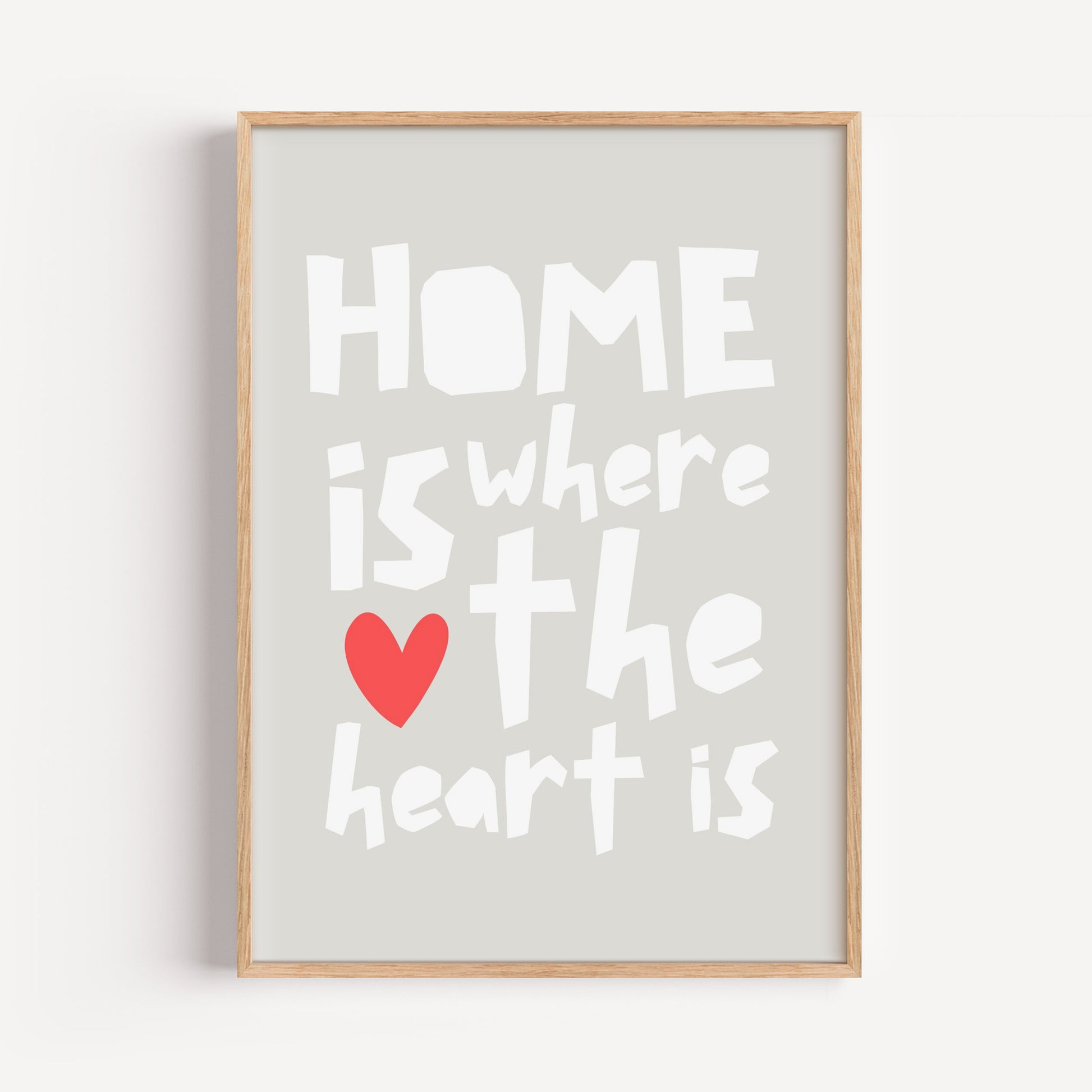 Poster "Home is Where the Heart Is" – Motivational Wall Art for Cozy Home Decor