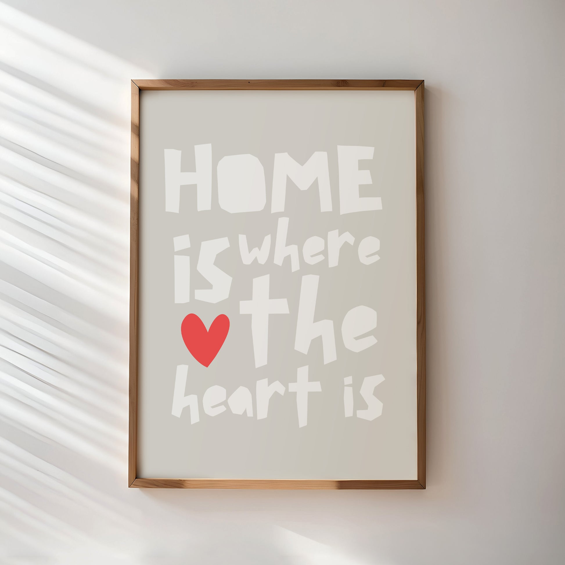 Poster "Home is Where the Heart Is" – Motivational Wall Art for Cozy Home Decor