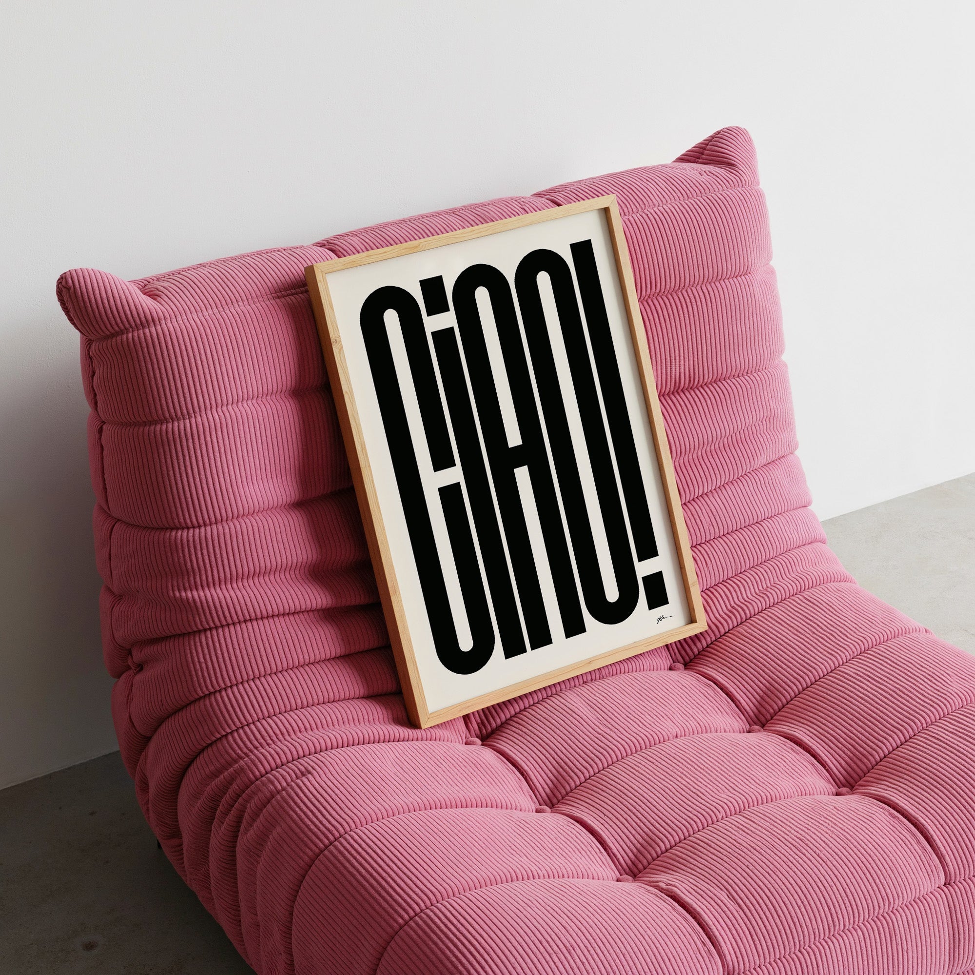 Modernes Ciao Poster mit auffälliger schwarzer Typografie auf hellem Hintergrund

Minimalistisches Typografie Poster mit dem Schriftzug Ciao im Retro Design
