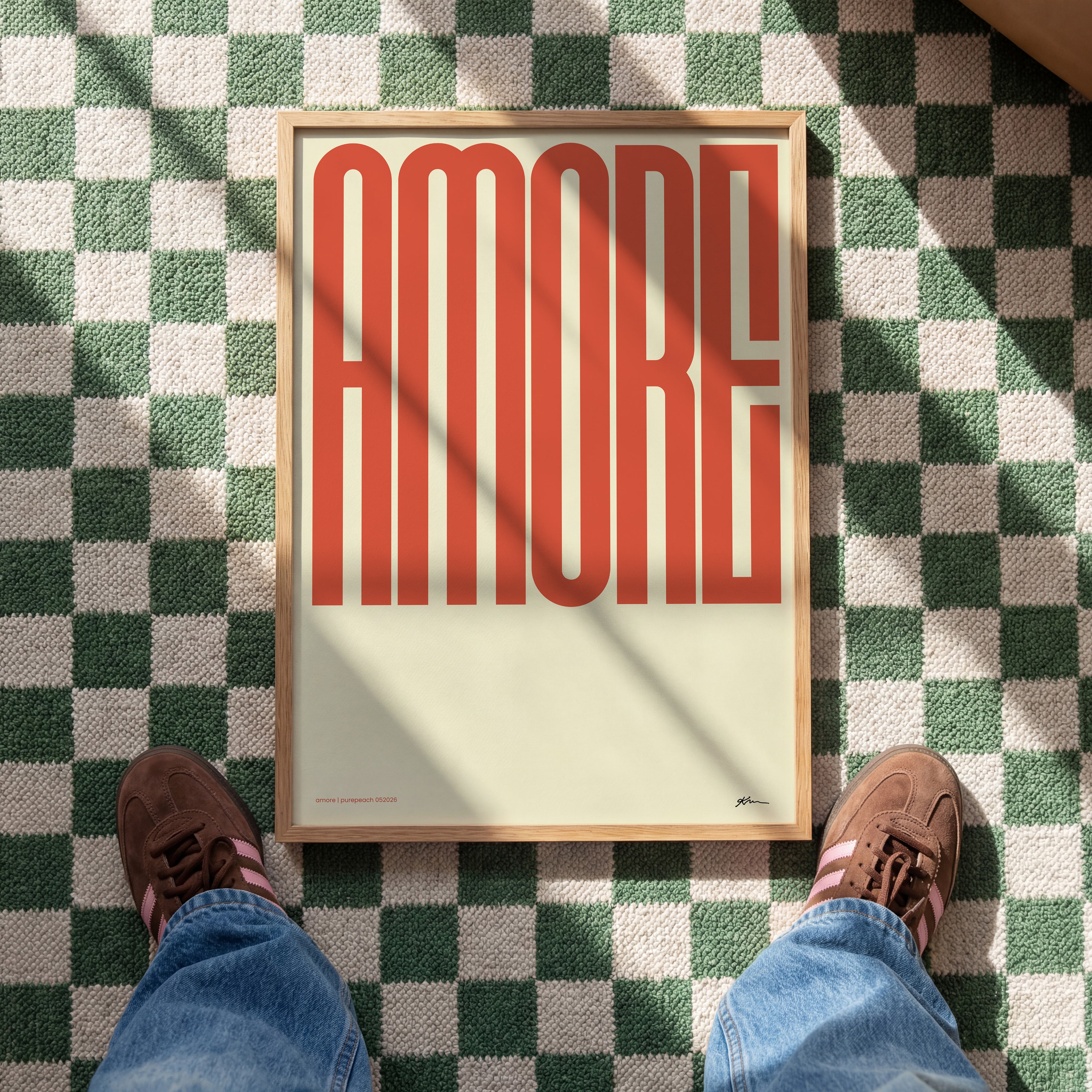 Modernes Amore Poster mit auffälliger Typografie im Retro Stil für Wohnzimmer und Schlafzimmer

Typografie Wandbild mit dem Schriftzug Amore in warmen Rot- und Cremetönen

Minimalistisches Amore Poster als moderne Wanddeko mit italienischem Flair

Retro Typografie Poster mit großem Amore Schriftzug für stilvolle Wohnräume

Elegantes Statement Poster mit Amore Typografie im modernen Interior Design