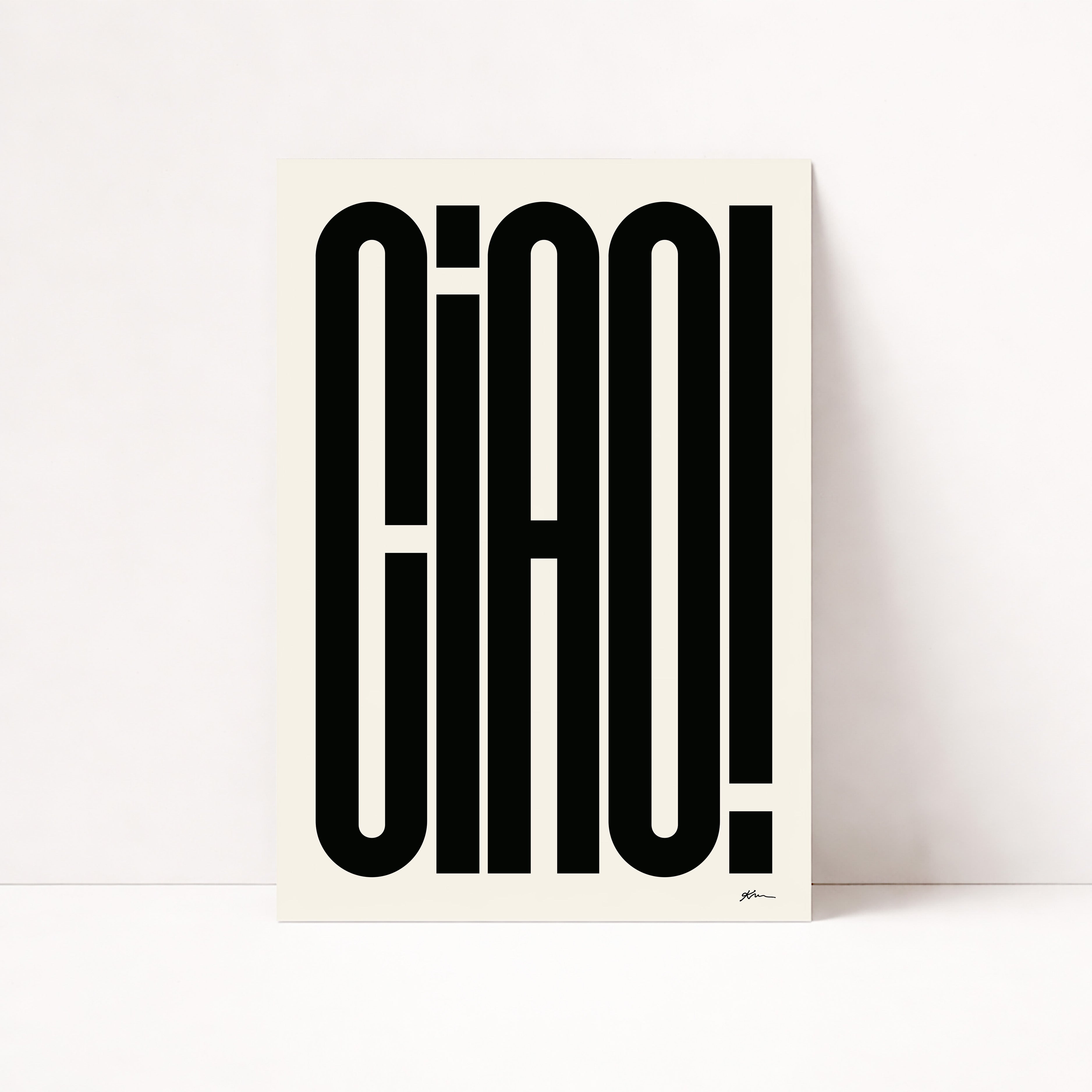 ciao poster, ciao wandbild, italienisches poster, italienische wanddeko, typografie poster, typography poster, statement poster, schwarz weiss poster, minimal poster, minimalistisches poster, moderne typografie, retro typografie poster, monochrome poster, design wandbild, wohnzimmer wandbild, schlafzimmer poster, büro poster, italienischer stil, aesthetic poster, interior poster