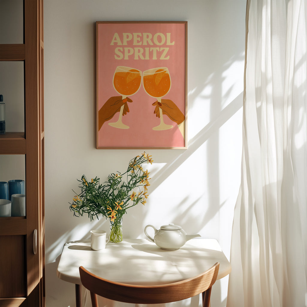 Minimalistisches Cocktail Poster mit Schriftzug Aperol Spritz und stilisierter Illustration
