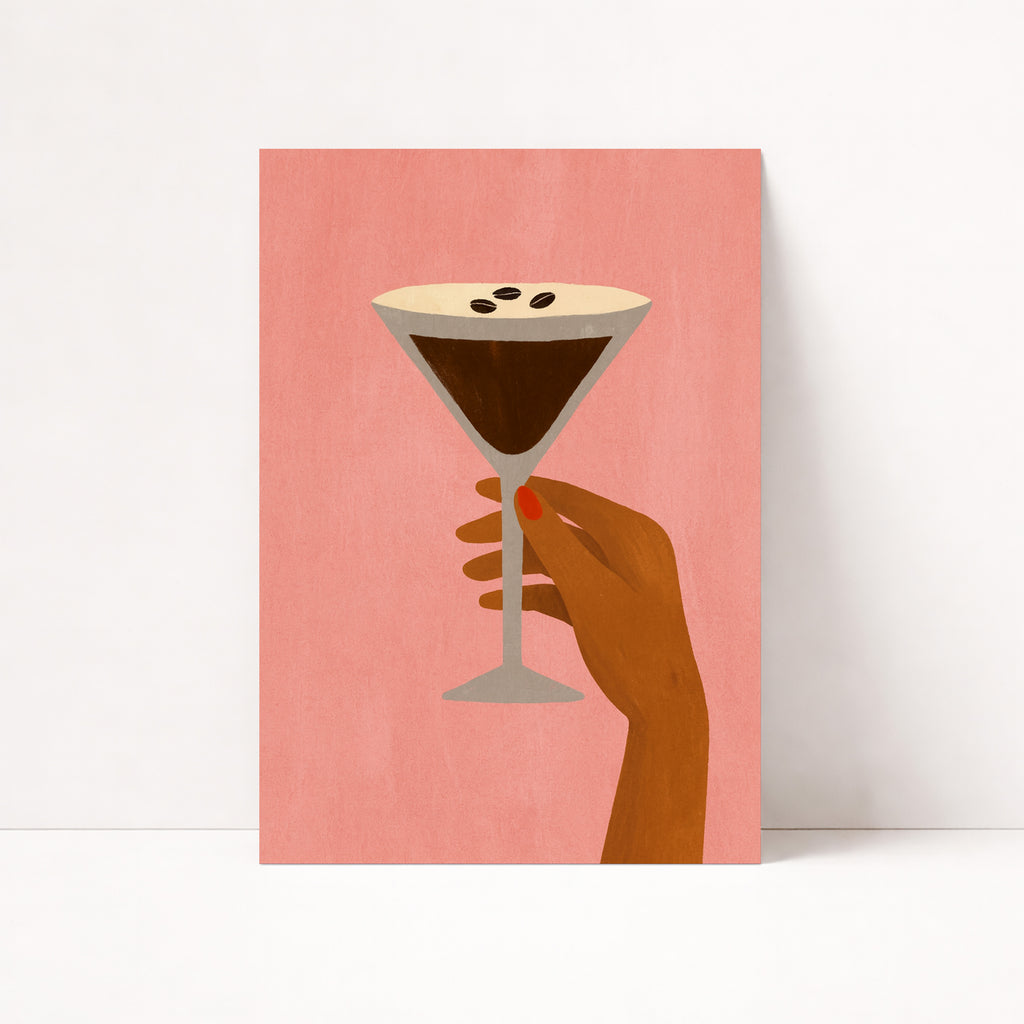 Espresso Martini Poster im Retro Stil mit Hand und Cocktailglas auf rosa Hintergrund