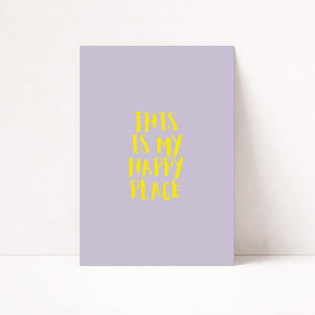 Minimalistisches Typografie Poster „This is my happy place“ – moderne Wanddeko im skandinavischen Stil