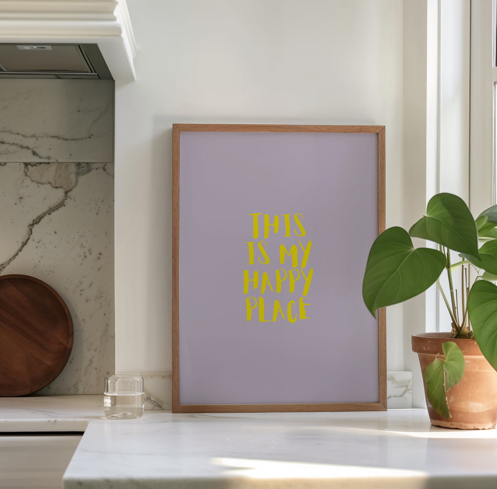 Motivations Poster mit Typografie „This is my happy place“ – minimalistische Wandkunst für Wohnräume