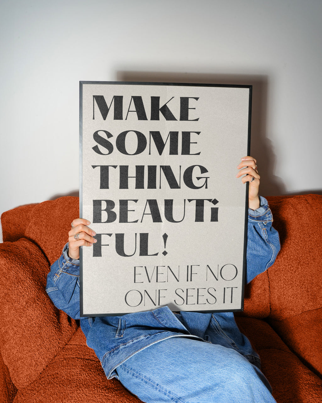 Minimalistisches Typografie Poster mit Schriftzug Make Something Beautiful – moderne Wanddeko für Wohnzimmer oder Home Office