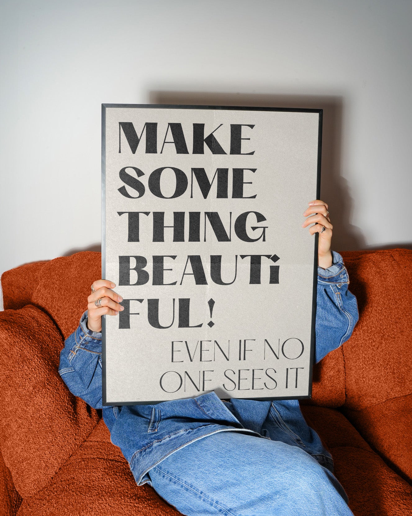 Minimalistisches Typografie Poster mit Schriftzug Make Something Beautiful – moderne Wanddeko für Wohnzimmer oder Home Office
