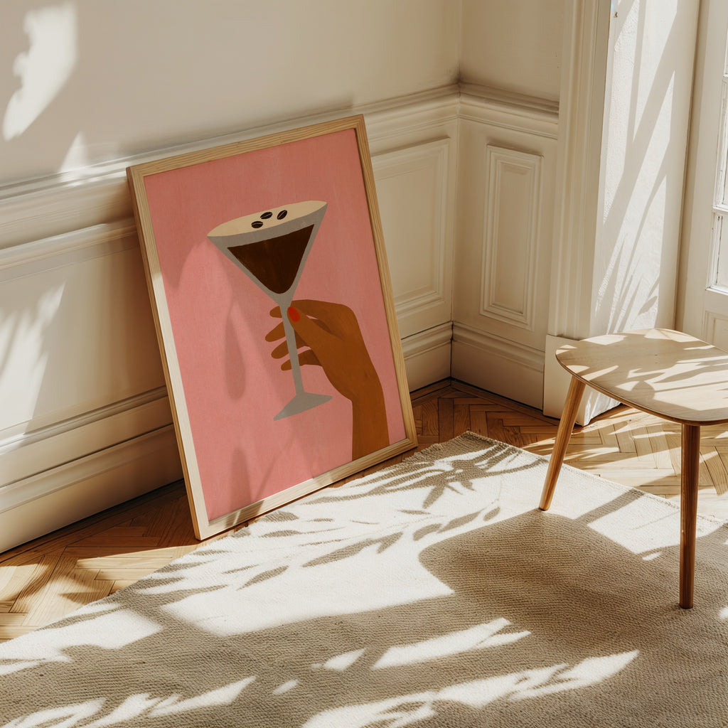 Retro Cocktail Poster mit Espresso Martini Glas und minimalistischer Hand Illustration
