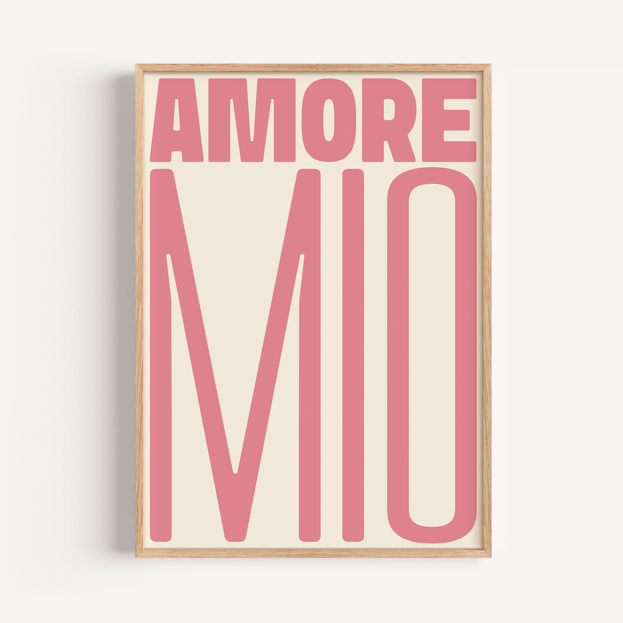 Poster AMORE MIO – A soft pink, romantic typography print with a elegant touch for your cozy space. Perfect for any lover of beauty!