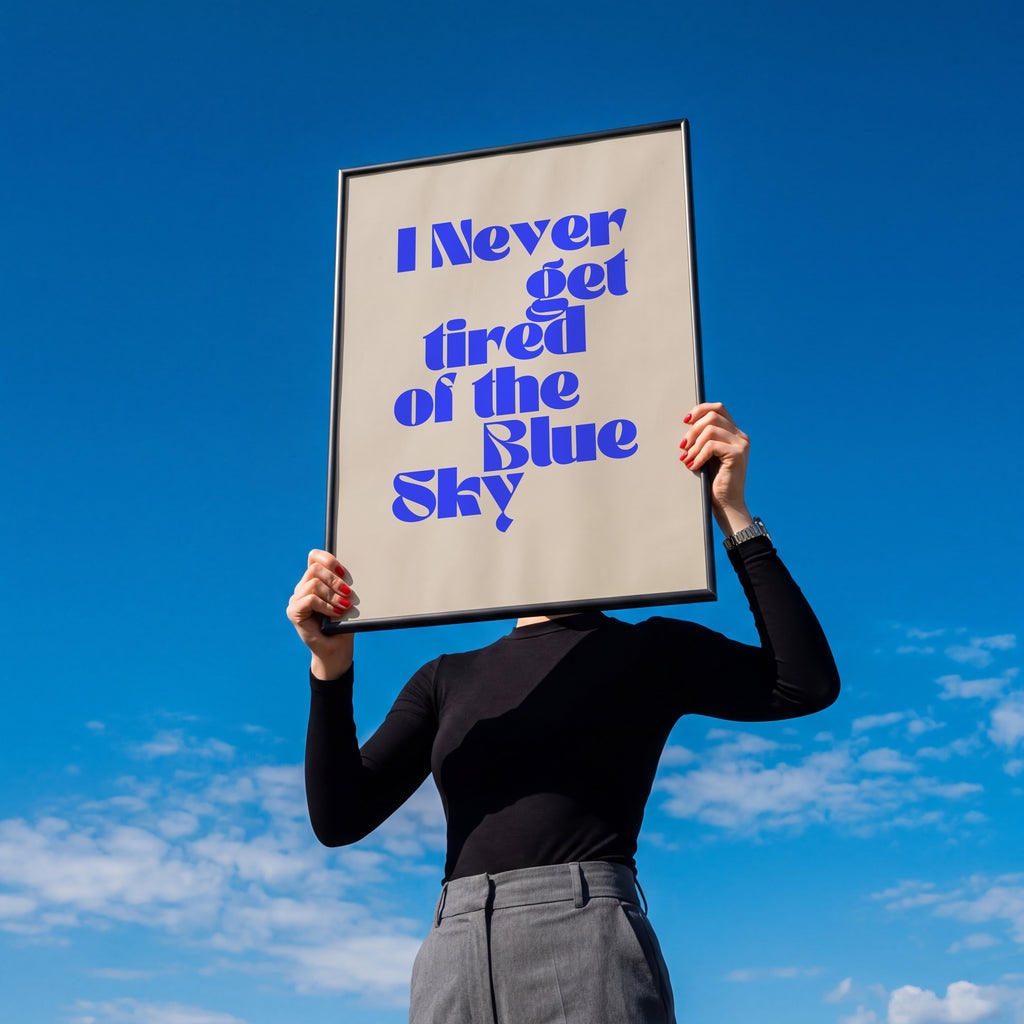 Bold Words Poster mit modernem Typografie Design und blauem Statement Text – kreative Wandgestaltung für Zuhause