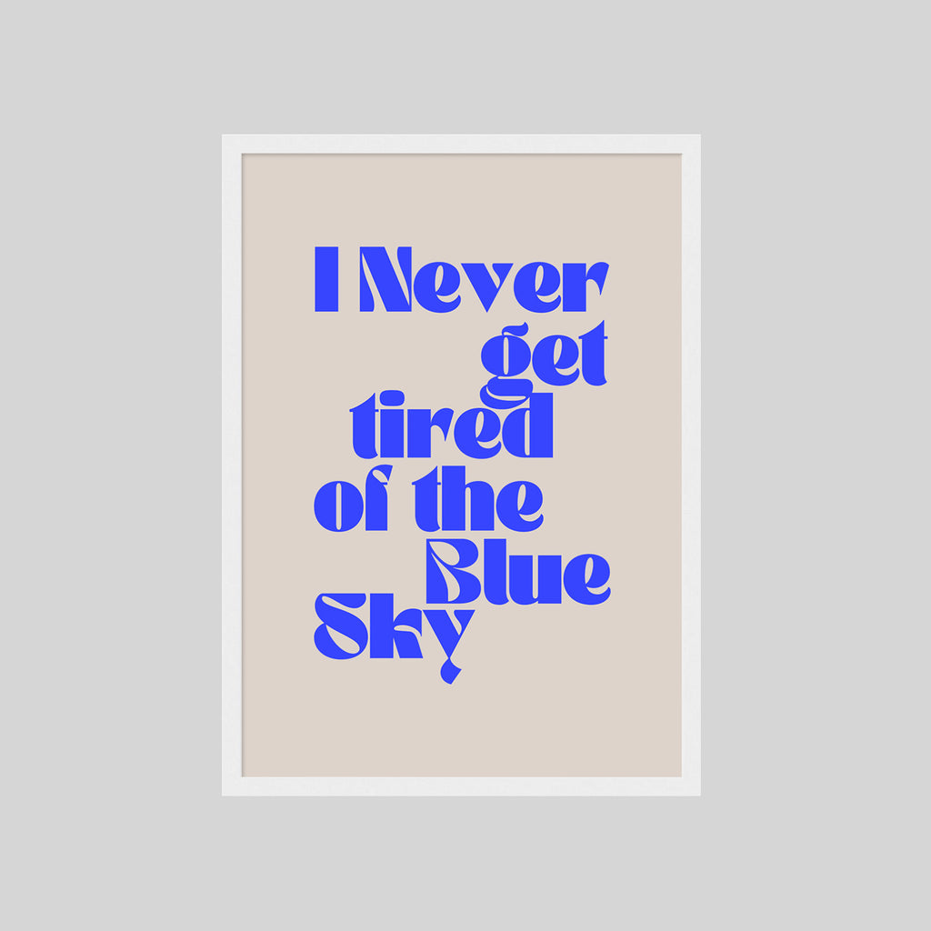 Zeitgenössisches Typography Wandbild mit grafischer blauer Schrift – modernes Interior Poster für stilvolle Räume