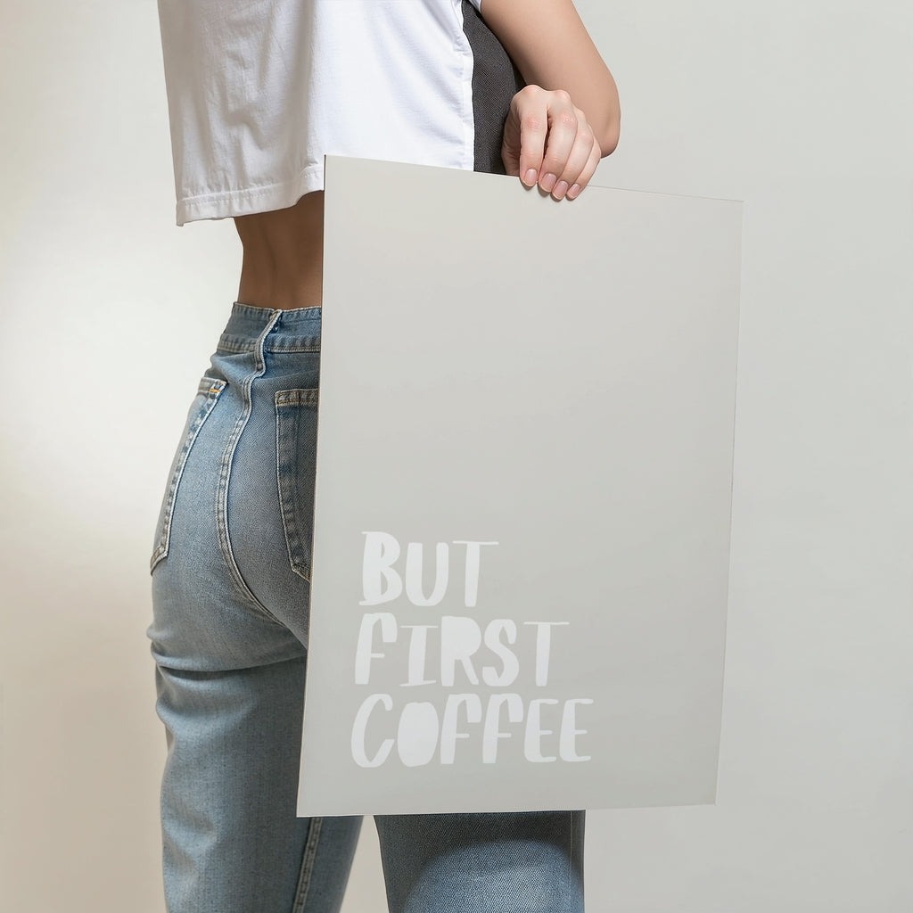 Schlichtes Kaffee Wandbild mit handgezeichneter Typografie im minimalistischen Design