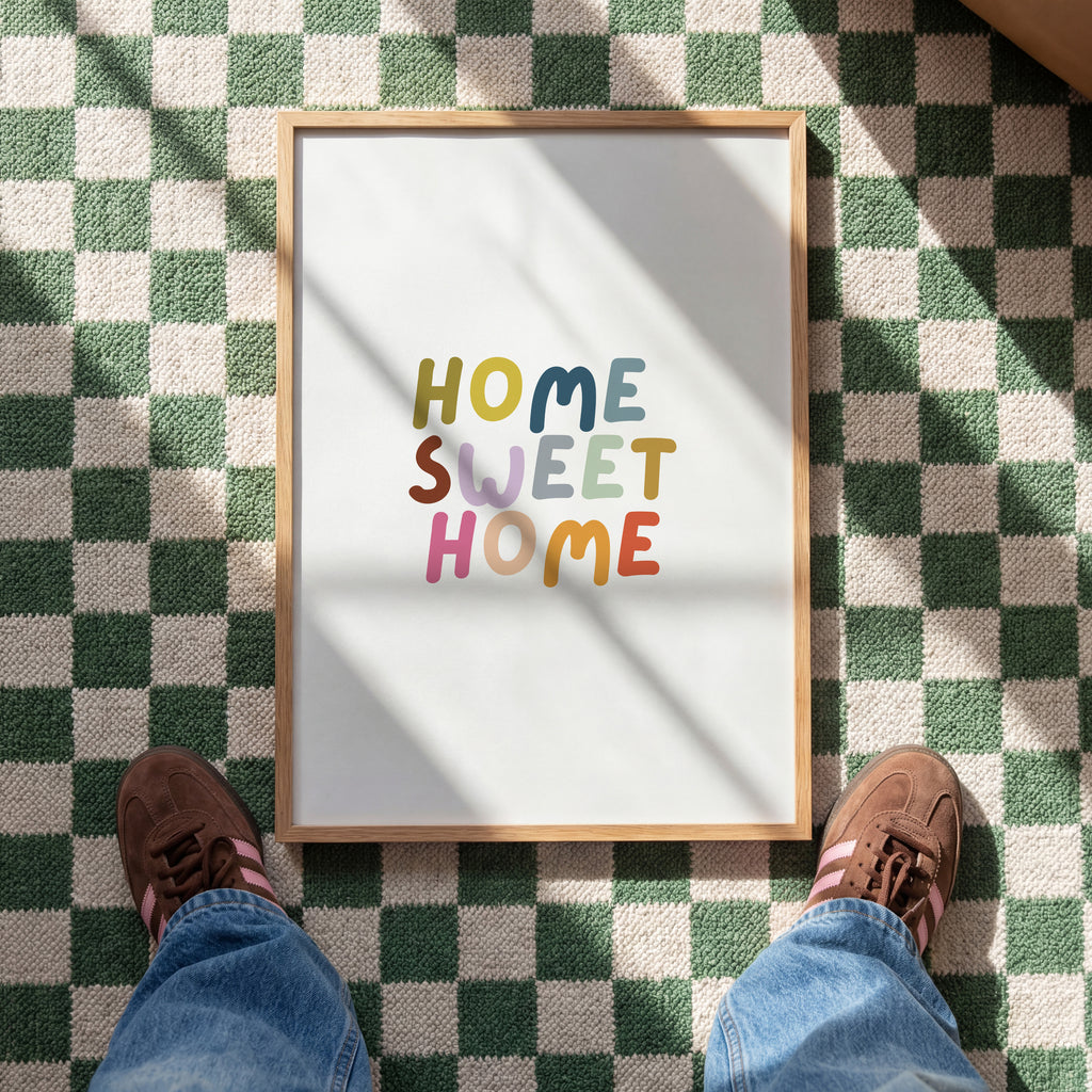 Home Sweet Home Poster mit farbenfroher Typografie – moderne Wanddeko für Wohnzimmer und Flur

Skandinavisches Typografie Poster mit Home Sweet Home Schriftzug – stilvolle Wandkunst für Zuhause