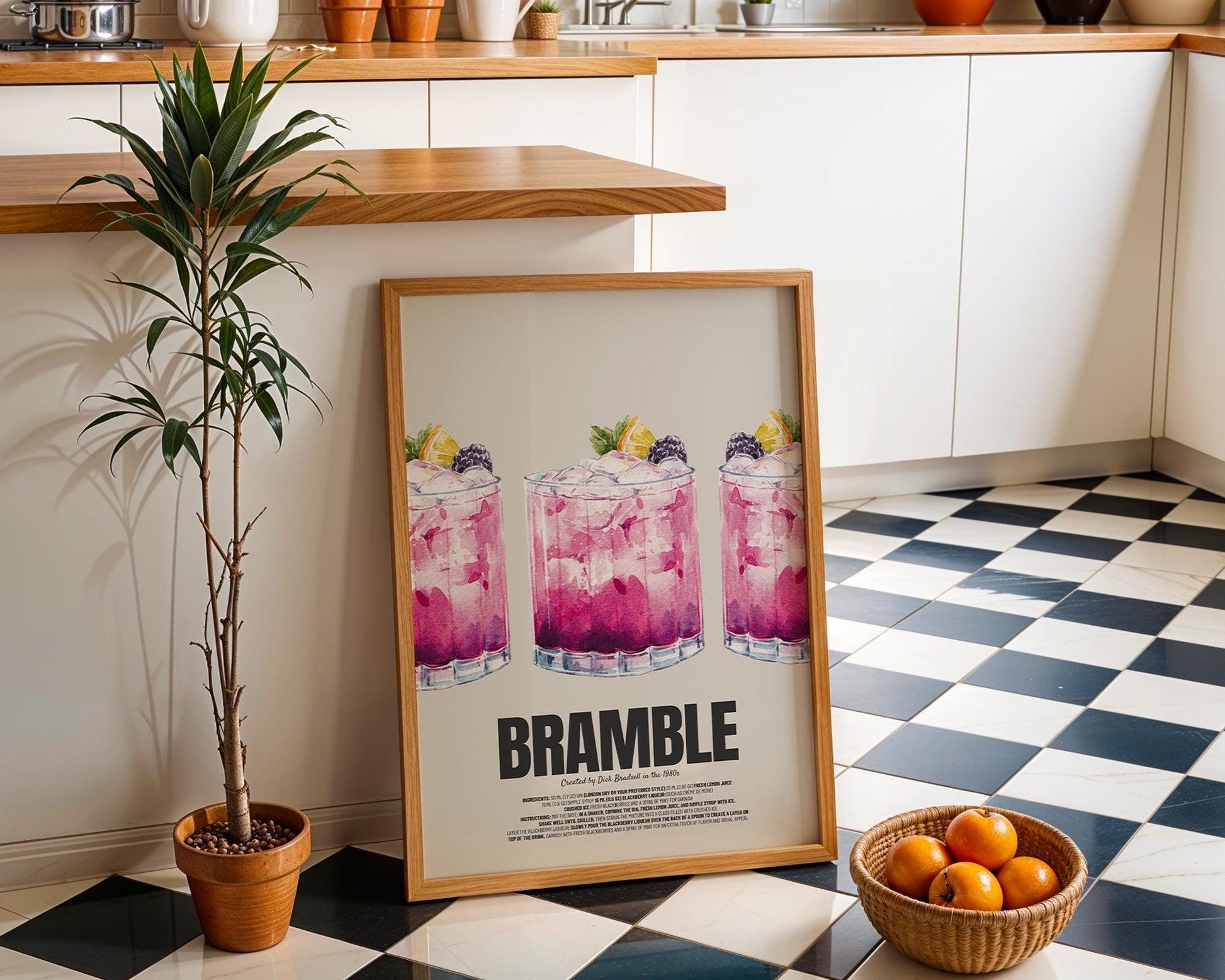 For all cocktail fans and design lovers: This minimalist poster combines cool, hand-drawn glasses in a detailed pencil sketch with a classic BRAMBLE recipe underneath. The colorful glasses look super stylish on the wall - whether in your home bar, kitchen or living room.