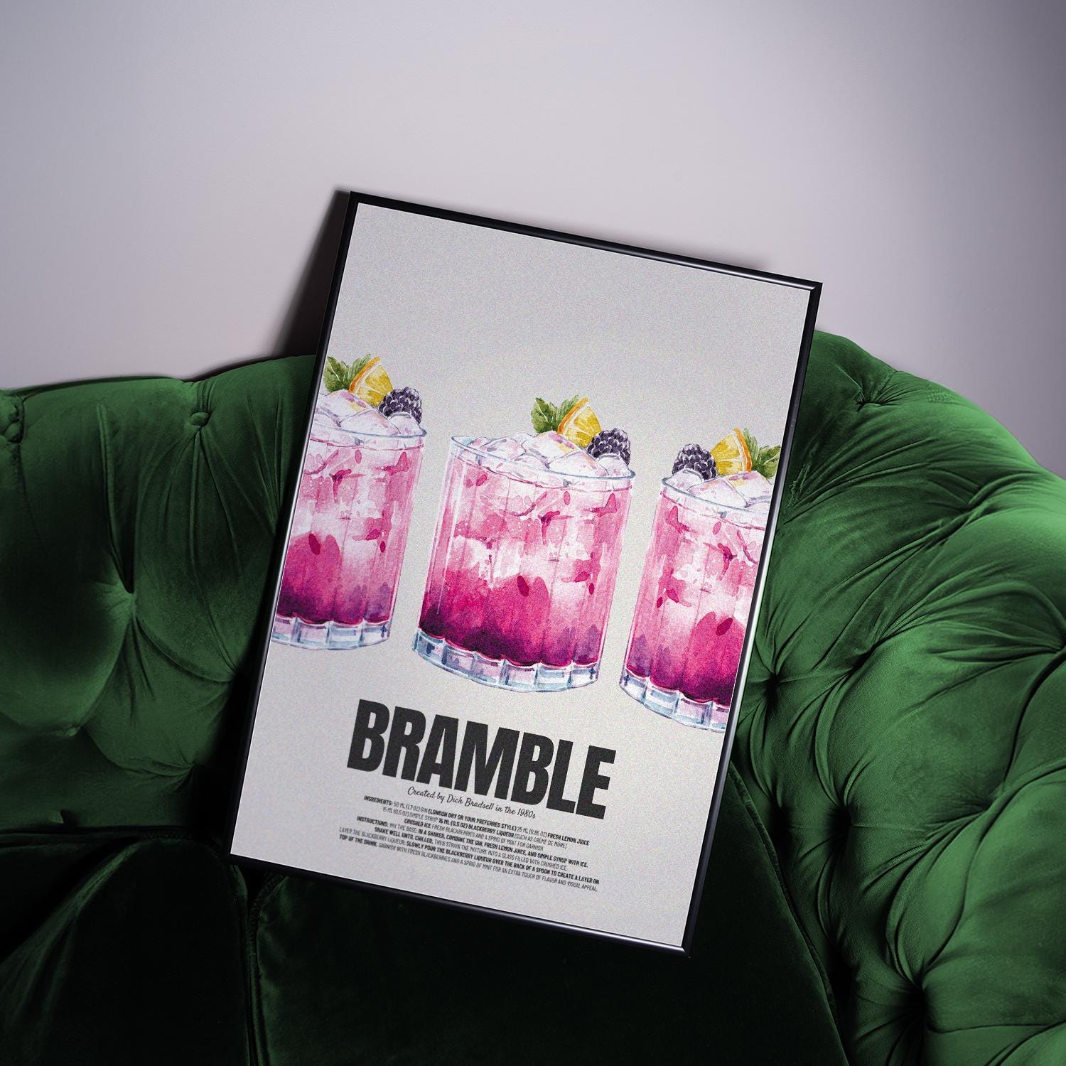 For all cocktail fans and design lovers: This minimalist poster combines cool, hand-drawn glasses in a detailed pencil sketch with a classic BRAMBLE recipe underneath. The colorful glasses look super stylish on the wall - whether in your home bar, kitchen or living room.