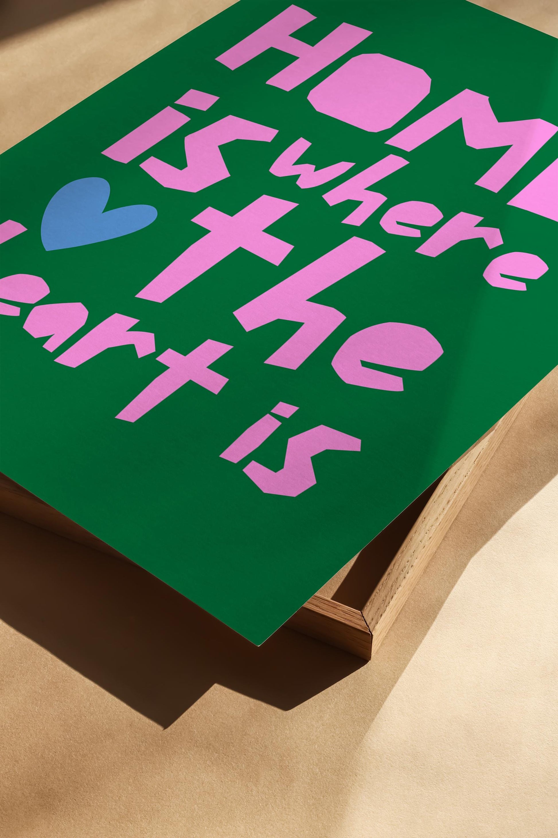 Poster "Home is Where the Heart Is" – Motivational Wall Art for Cozy Home Decor
