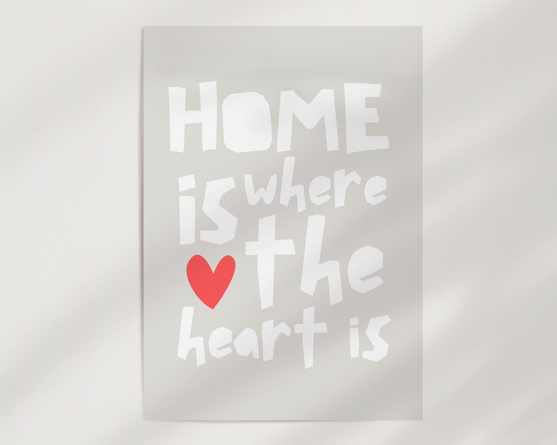 Poster "Home is Where the Heart Is" – Motivational Wall Art for Cozy Home Decor