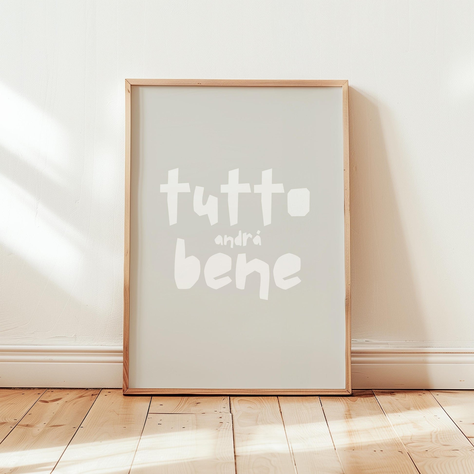 Poster &quot;Tutto Andrá Bene&quot; – Bold typography on a beige background. A creative statement piece for minimalist spaces with humor and style.