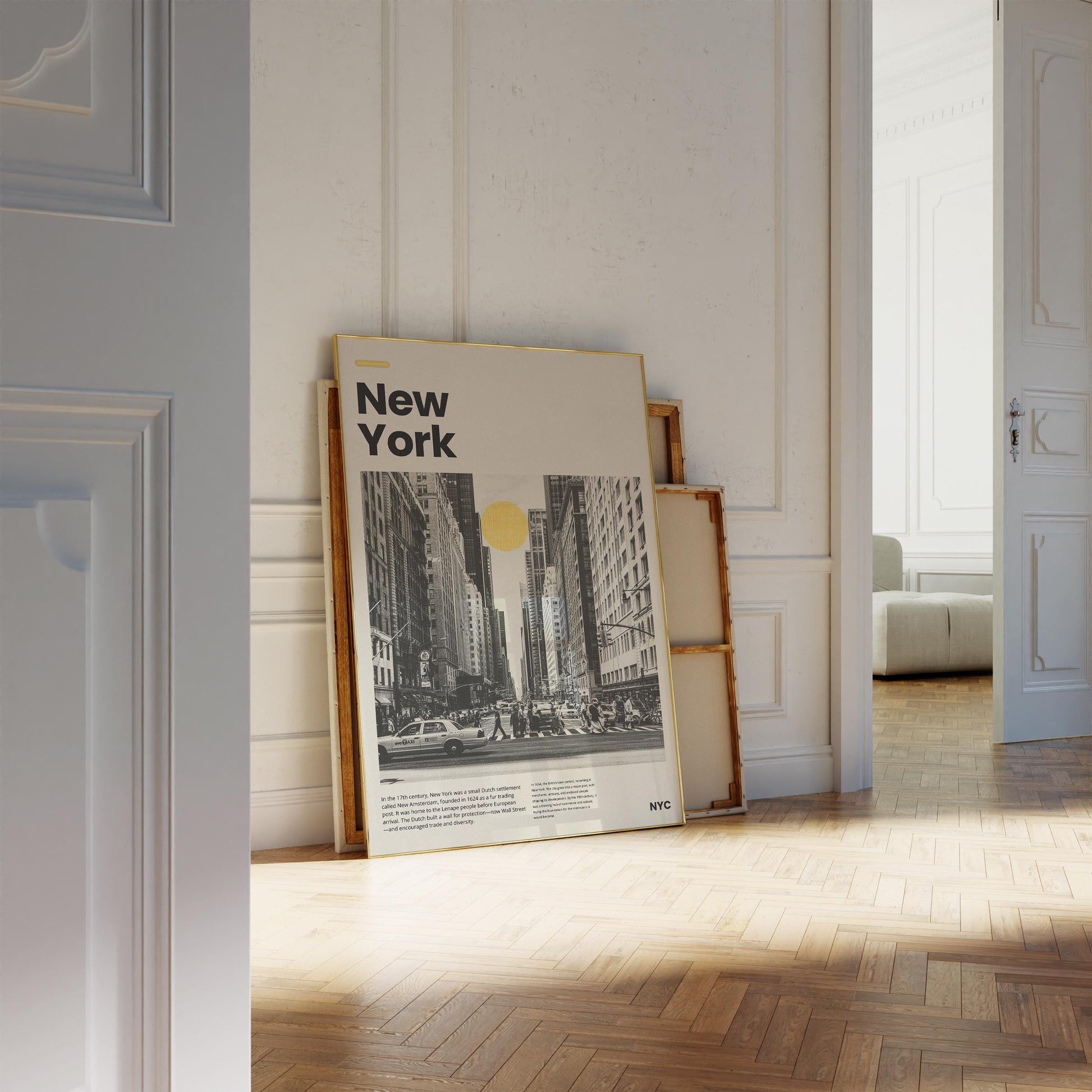 Englisch: Black-and-white New York City poster featuring a busy street with taxis and pedestrians. A vintage-style urban print with a bold yellow sun in the background. Modern minimalist wall decor for city lovers.

Deutsch: Schwarz-weißes New York Poster mit belebter Straße, Taxis und Fußgängern. Vintage-Stadtbild mit auffälliger gelber Sonne. Moderne minimalistische Wanddeko für Stadtliebhaber.