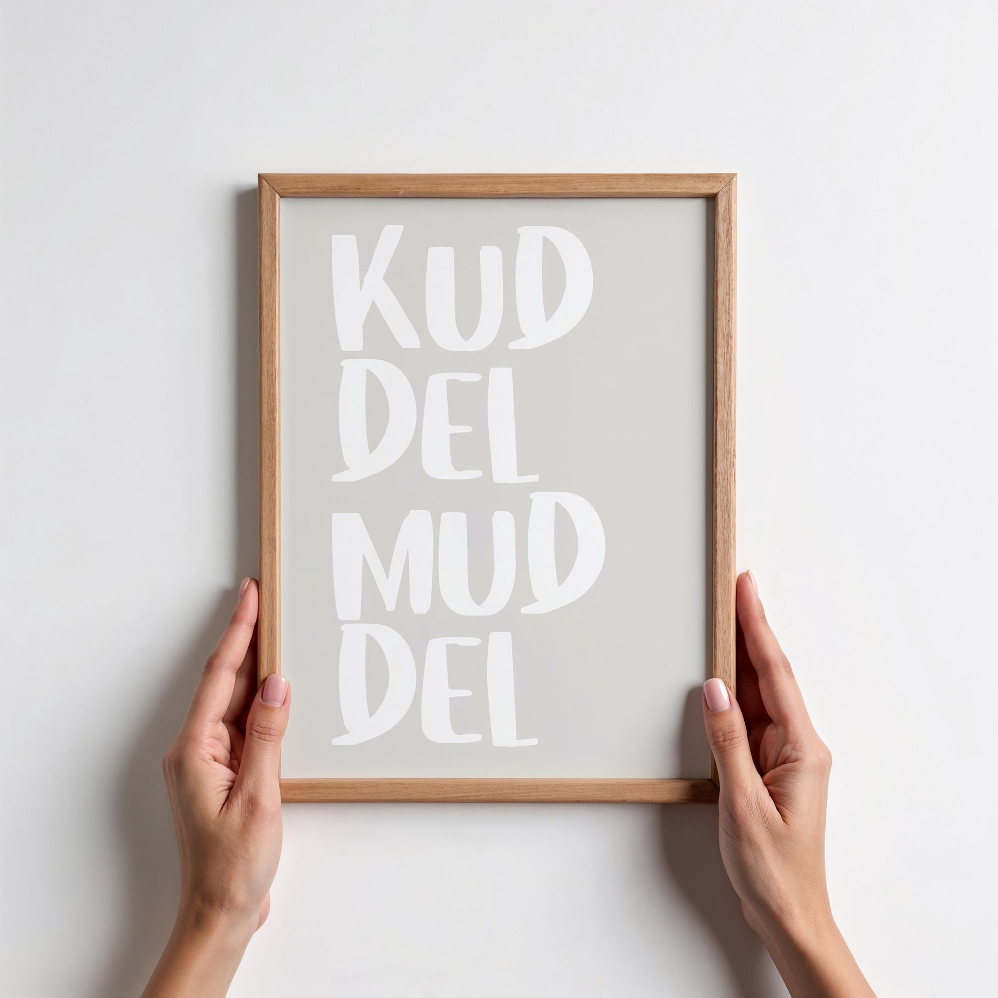 Deutsch: Stilvolles Kokolores-Poster mit handgezeichneter Typografie auf neutralem Hintergrund. Perfekt als moderne Wanddekoration für kreative Räume, Büros oder als Geschenkidee.

Englisch: Stylish Kokolores poster featuring hand-drawn typography on a neutral background. Perfect as modern wall decor for creative spaces, offices, or as a gift idea.