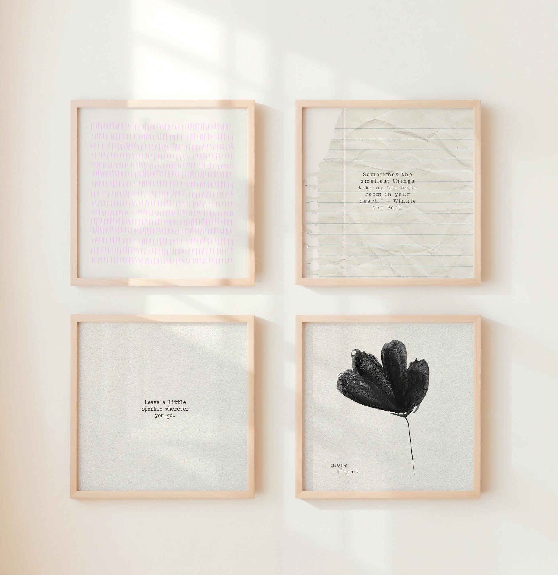 Schwarze, stilisierte Blume mit dem Schriftzug „more fleurs“ in moderner Schrift auf hellem Hintergrund. Minimalistisches Poster mit französischem Flair – perfekt für elegante, zurückhaltende Wohnräume.

🇬🇧 English:
Stylized black flower with the text “more fleurs” in modern typography on a light background. Minimalist poster with a French flair – ideal for elegant, understated interiors.