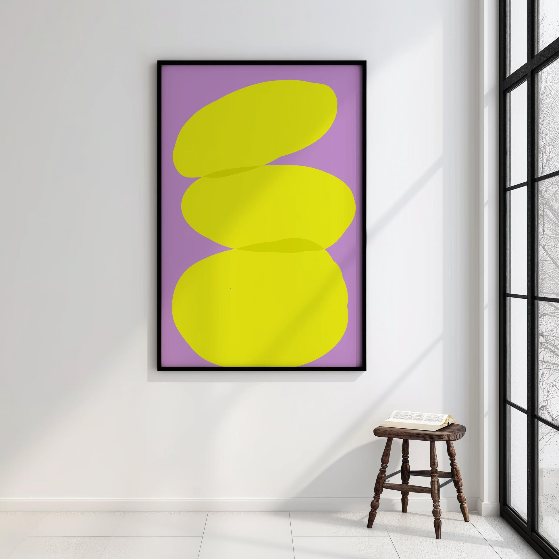 Dreiteiliges abstraktes Wandbild mit drei übereinander gestapelten, gelben organischen Formen auf lila Hintergrund. Minimalistisch, modern und symbolisch für Balance und Ruhe – perfekt für stilvolle, kreative Räume.

🇬🇧 ENGLISH
Three stacked yellow abstract shapes on a lilac background in a minimalist composition. Modern art print symbolizing balance and calm, ideal for stylish and creative interior spaces