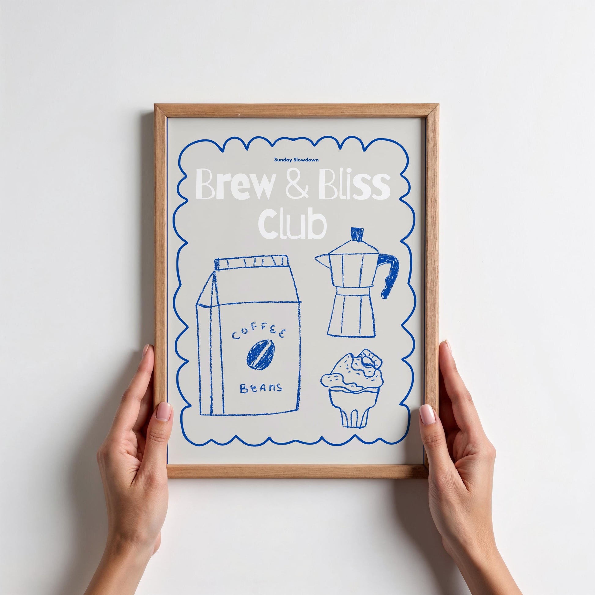 Hand-drawn poster with the title &quot;Brew & Bliss Club&quot;, featuring blue line art of coffee beans, moka pot, and dessert on a beige background, surrounded by a wavy blue frame. Perfect for coffee lovers and cozy home decor.

🇩🇪 DEUTSCH:
Handgezeichnetes Poster mit dem Titel „Brew & Bliss Club“, zeigt blaue Linienzeichnungen von Kaffeebohnen, Espressokanne und Dessert auf beigem Hintergrund mit welligem blauen Rahmen. Ideal für Kaffeeliebhaber und gemütliche Deko.