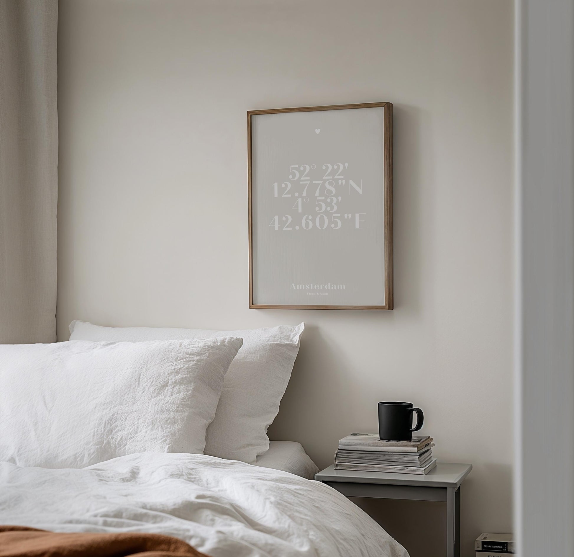 Koordinaten Poster | First Meeting, Wedding Anniversary | Custom Location Print | Beige/White Typography | Gift for Him & Her