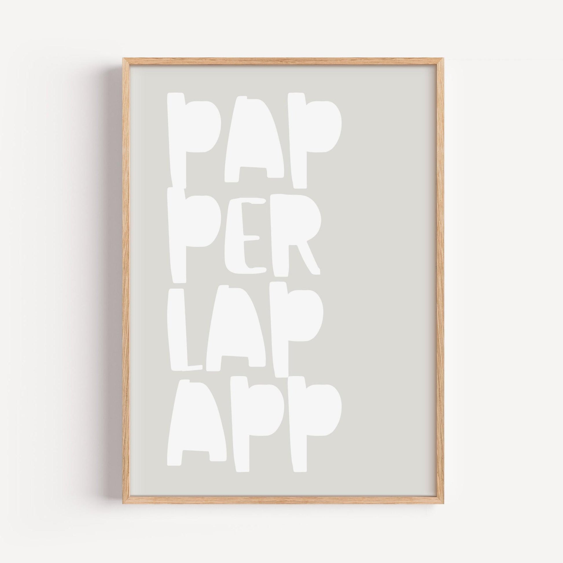 Poster "PAPPERLAPAPP" – Bold typography on a beige background. A creative statement piece for minimalist spaces with humor and style.