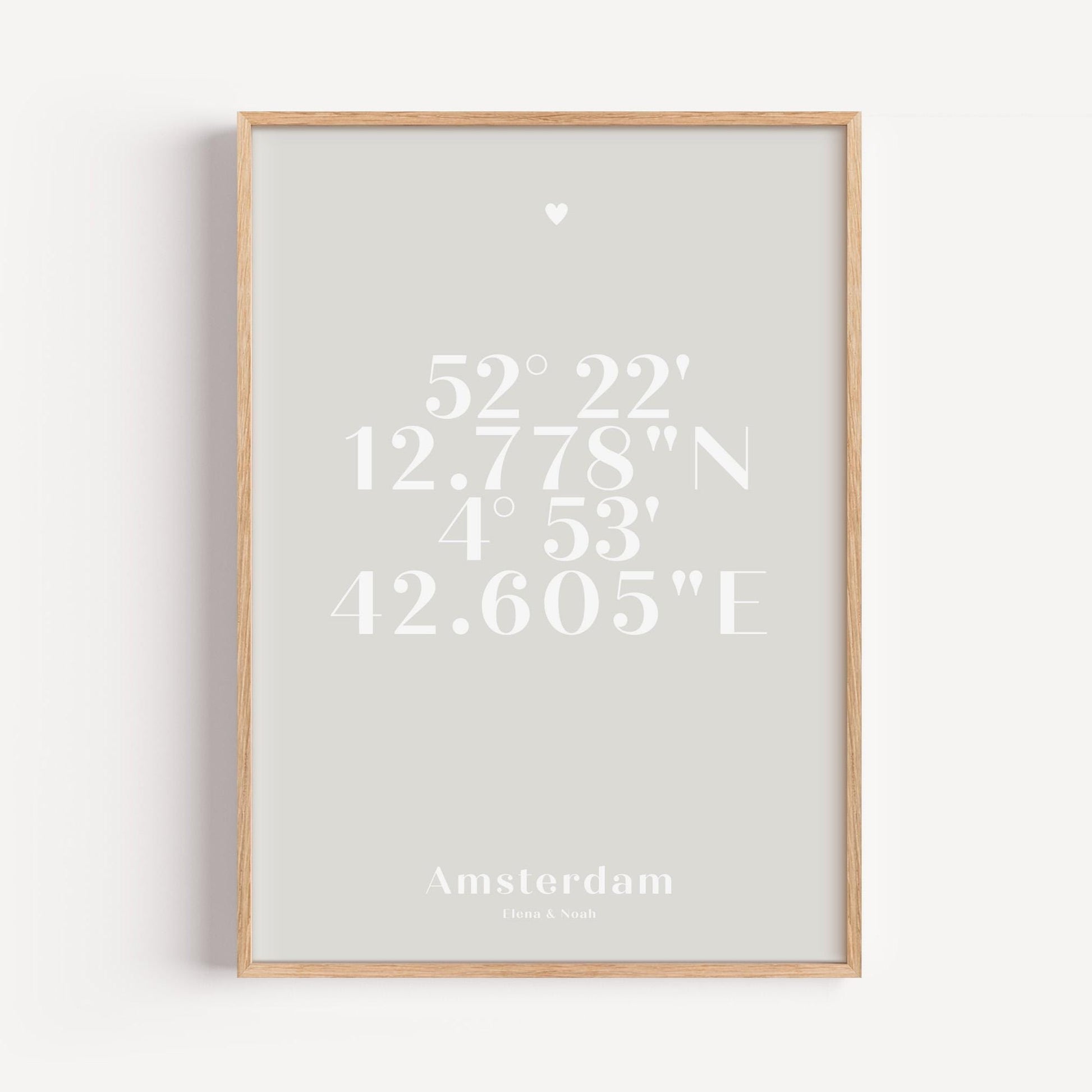 Koordinaten Poster | First Meeting, Wedding Anniversary | Custom Location Print | Beige/White Typography | Gift for Him & Her