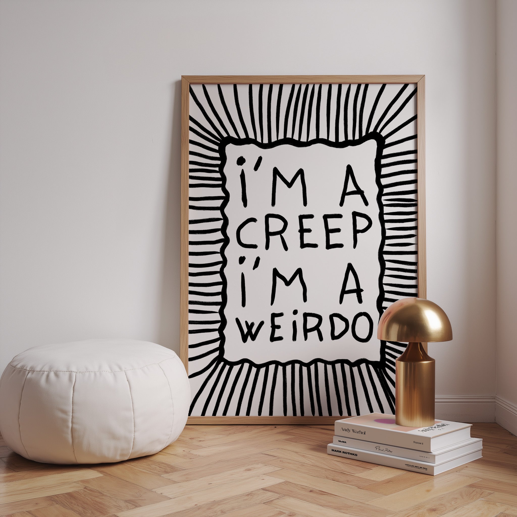 Schwarz weißes I’m A Weirdo Poster mit handgezeichneter Typografie und Linienmuster
Modernes Typography Poster im alternativen Indie Stil für kreative Wohnräume
Minimalistisches Statement Poster mit schwarzer Schrift und abstrakten Linien