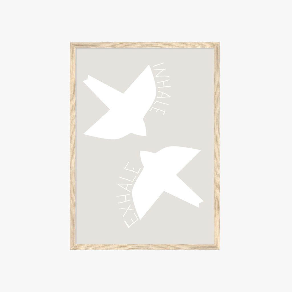 Minimalistisches Inhale Exhale Poster in Beige mit abstrakten Formen und moderner Typografie für Schlafzimmer

Mindfulness Poster mit Inhale Exhale Schriftzug im skandinavischen minimalistischen Design als moderne Wanddeko

Abstraktes Affirmation Poster in neutralen Beige-Tönen für Yoga Raum, Wohnzimmer oder modernes Büro
