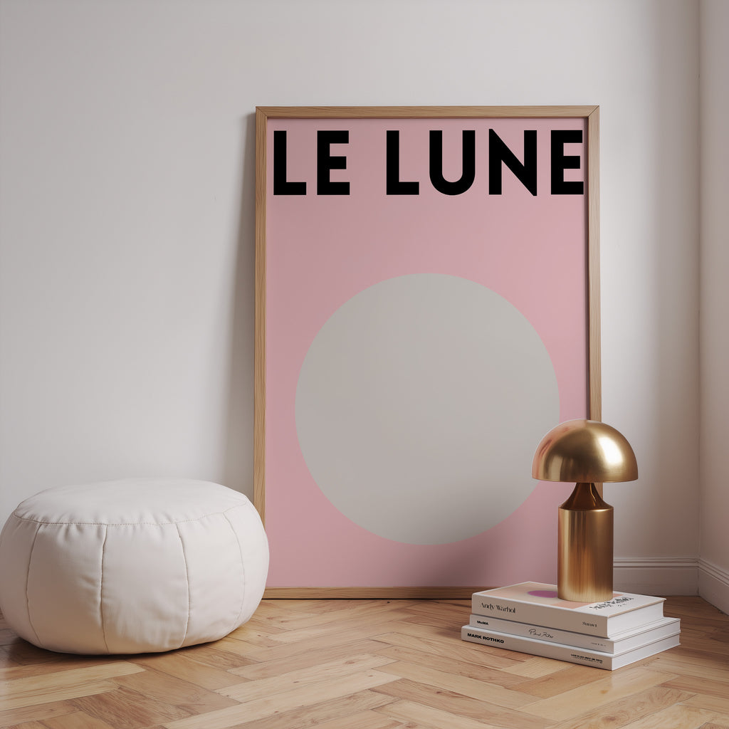 Minimalistisches Le Lune Poster mit abstraktem Mondmotiv in sanften Rosatönen
Modernes Mond Poster im skandinavischen Stil für stilvolle Wohnräume
Ästhetisches Moon Wall Art Poster mit minimalistischer Typografie und softem Design
Abstraktes Le Lune Wandbild mit grafischem Mondkreis und modernem Interior Look
Skandinavisches Poster mit Mondmotiv und rosa Hintergrund für modernes Wohnzimmer