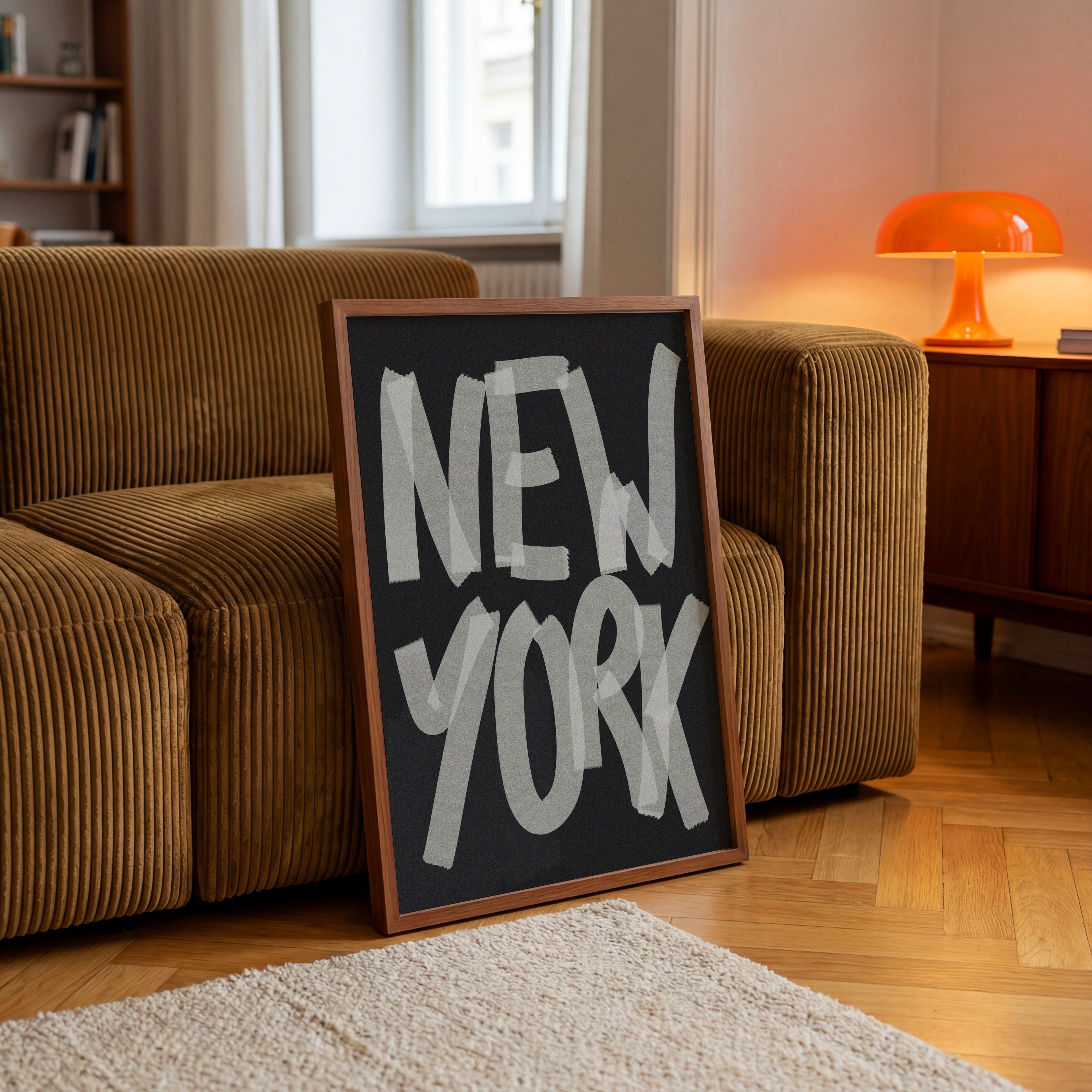 rbanes New York Poster mit großer Schwarz-Weiß-Typografie im modernen Street-Art Stil

Typografie Wandbild mit New York Schriftzug als moderne Wanddeko für Wohnzimmer und Büro

Minimalistisches New York Poster in Schwarz-Weiß mit markantem urbanem Design

Modernes City Poster mit großem New York Schriftzug für Loft, Büro oder Flur

Grafisches Typografie Poster mit New York Motiv und monochromer Gestaltung für moderne Wohnräume