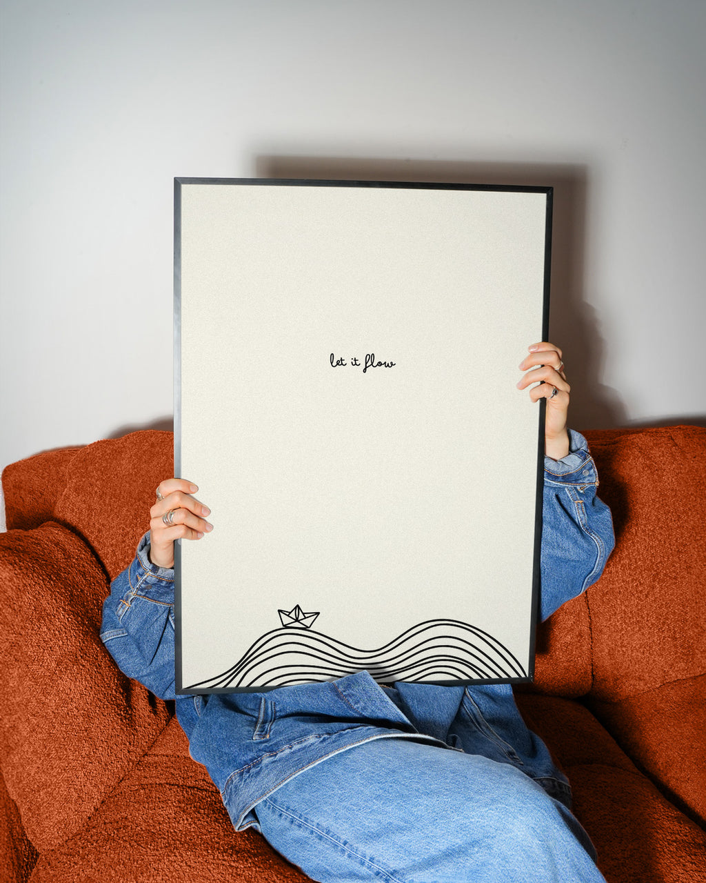 Minimalistisches Let it Flow Poster mit Line Art Wellen – moderne Wanddeko für Wohnzimmer

Schwarz weißes Typografie Poster mit Let it Flow Schriftzug – stilvolle Wandkunst für Büro