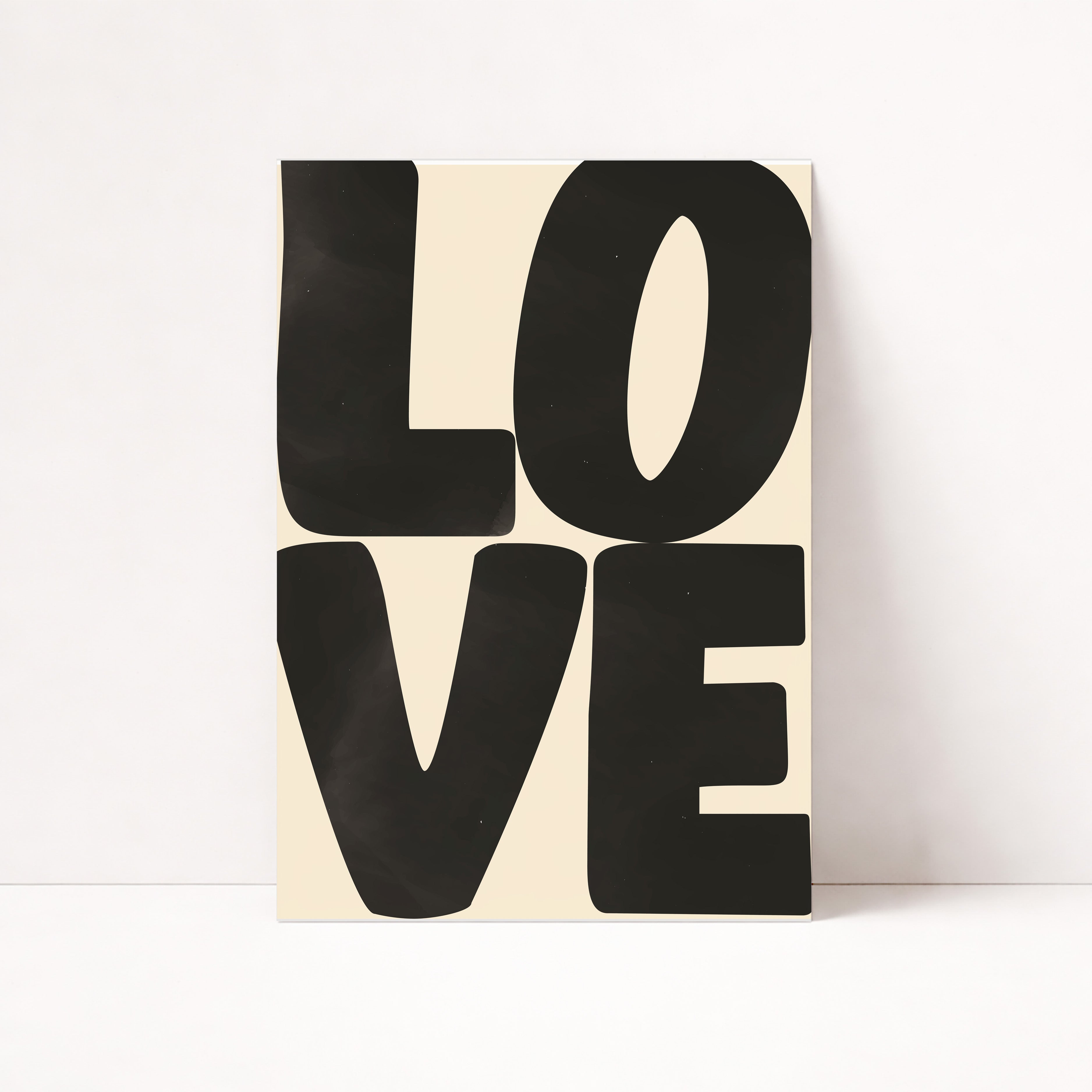 Minimalistisches LOVE Poster in Schwarz-Beige mit moderner Typografie – stilvolle Wanddeko für Wohnzimmer
Typografie Poster mit Schriftzug LOVE im modernen Stil – elegante Wandkunst in neutralen Farben