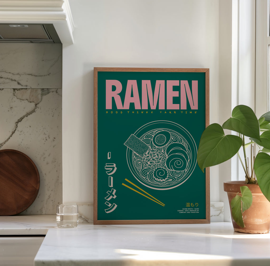Ramen Poster im Retro-Design mit japanischer Typografie und grüner Farbfläche

Modernes Food Poster mit Ramen-Schale Illustration und Schriftzug „Good Things Take Time“

Japan inspiriertes Wandbild mit Ramen-Motiv, Chopsticks und minimalistischer Linienkunst