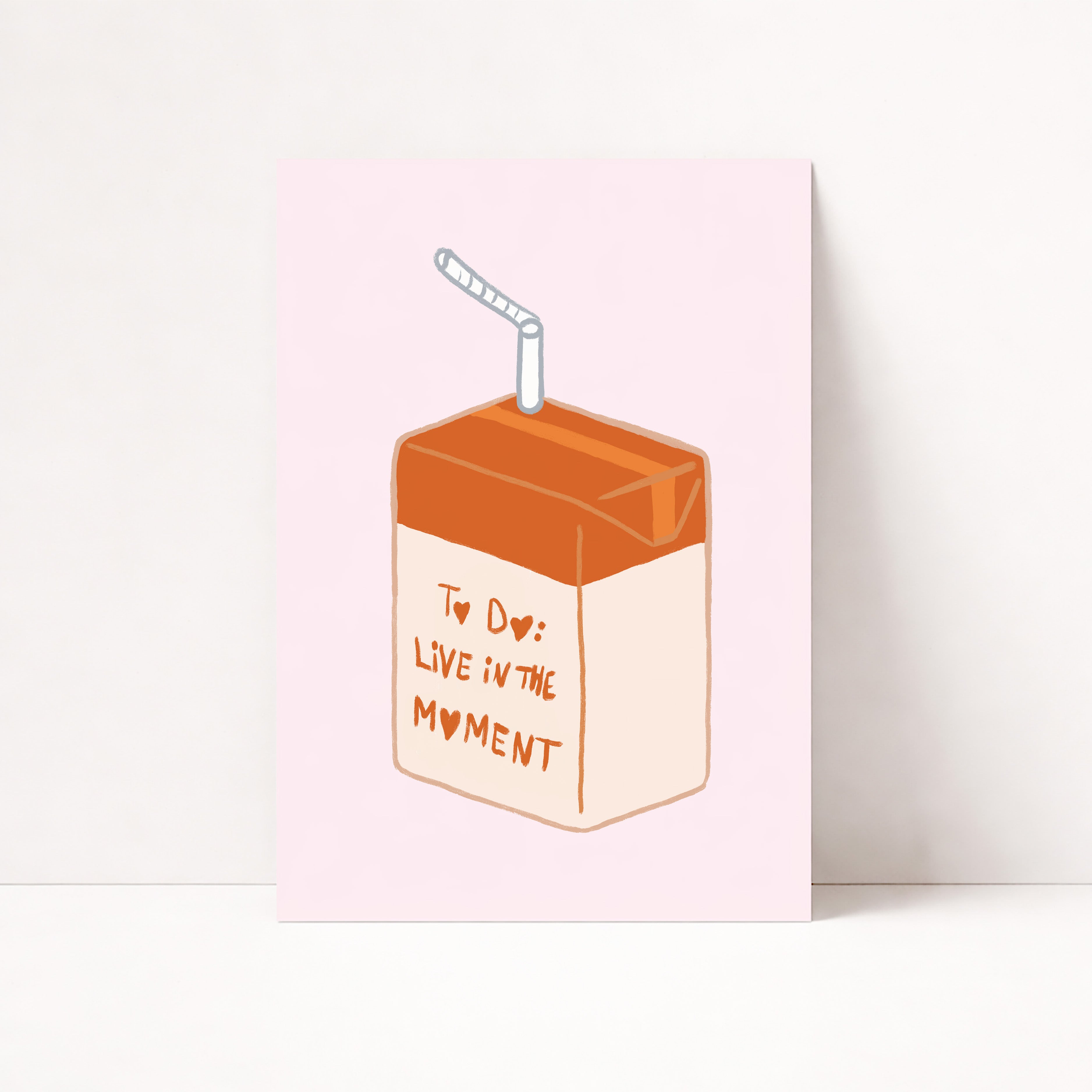 Verspieltes Poster mit illustrierter Getränkepackung und Live In The Moment Schriftzug in Pastelltönen – moderne Wanddeko für Küche

Modernes Food Poster mit handgezeichneter Drink Illustration und positivem Statement – stilvolle Wandkunst für kreative Wohnräume