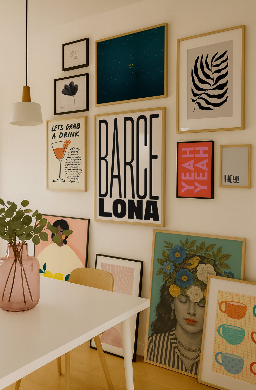 Modernes Barcelona Typografie-Poster im klaren Schwarzweiß-Stil als stilvolle Wanddeko.