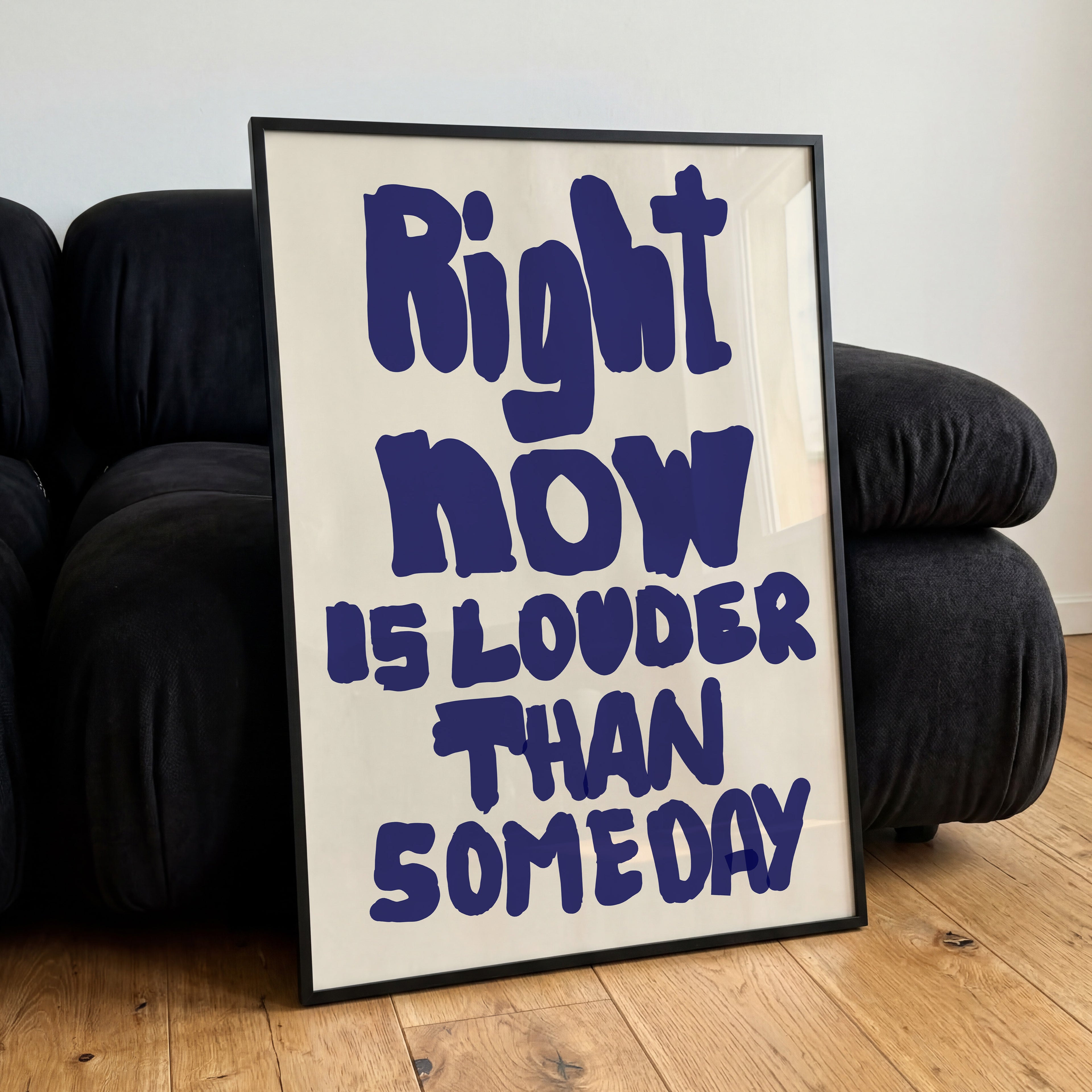 Achtsamkeits Poster mit handgezeichneter Schrift als moderne Wanddeko
