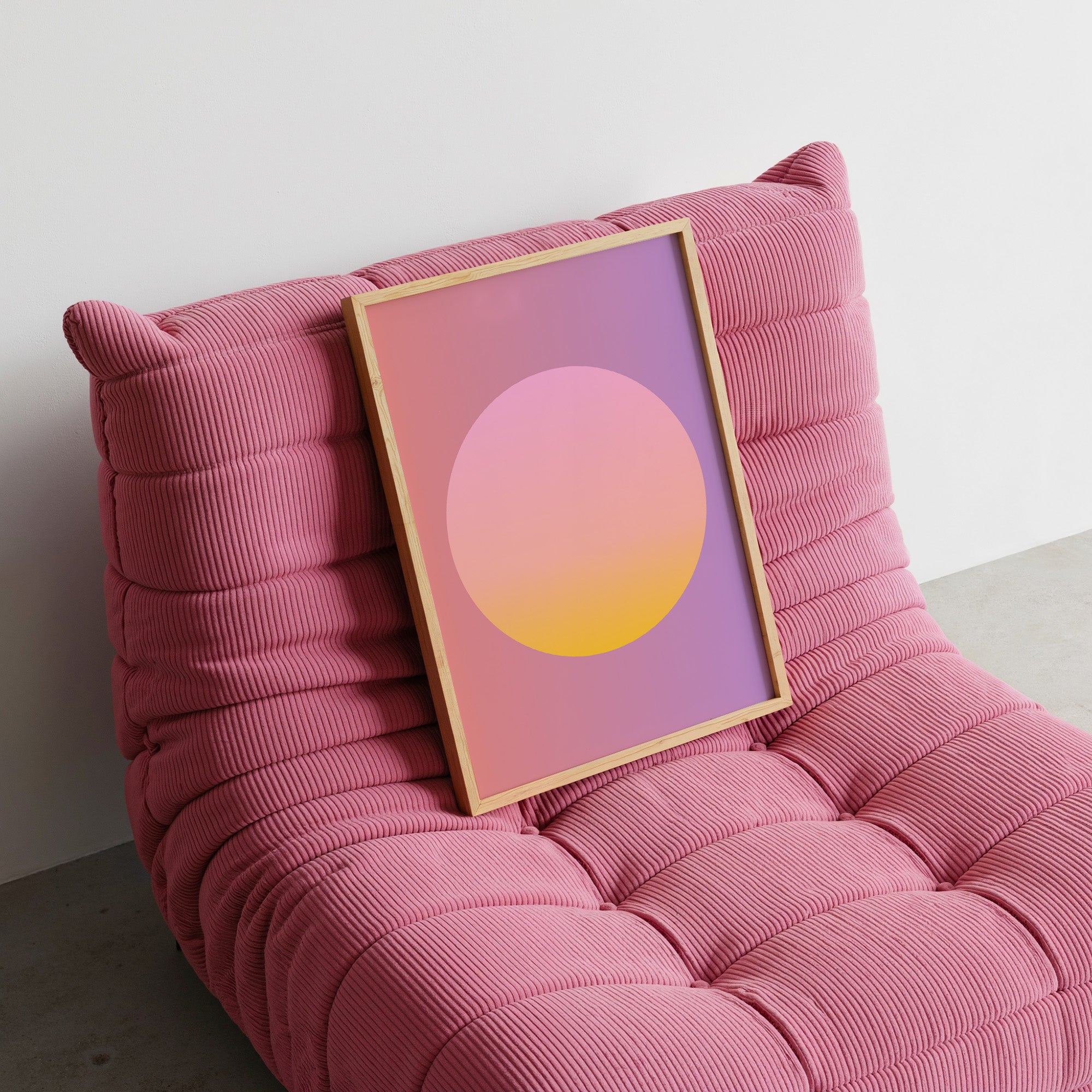 Minimalistisches Sunset Gradient Circle Poster mit sanften Pastellfarben als moderne Wanddeko fürs Wohnzimmer

Abstraktes Farbverlauf Poster mit Kreisdesign in Rosa, Gelb und Lavendel für skandinavisches Interior Design