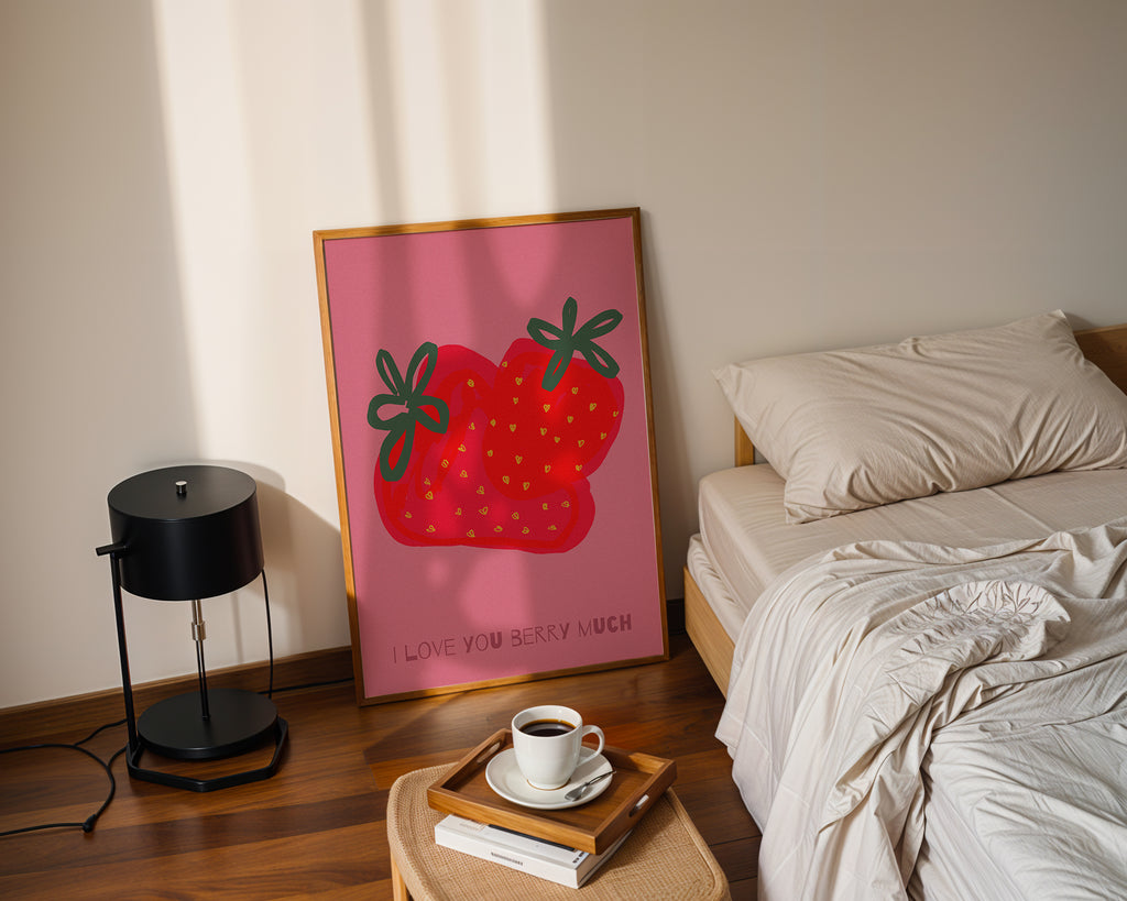 Retro Erdbeeren Poster mit Schriftzug „I love you berry much“ – moderne Wanddeko für Küche oder Wohnzimmer
